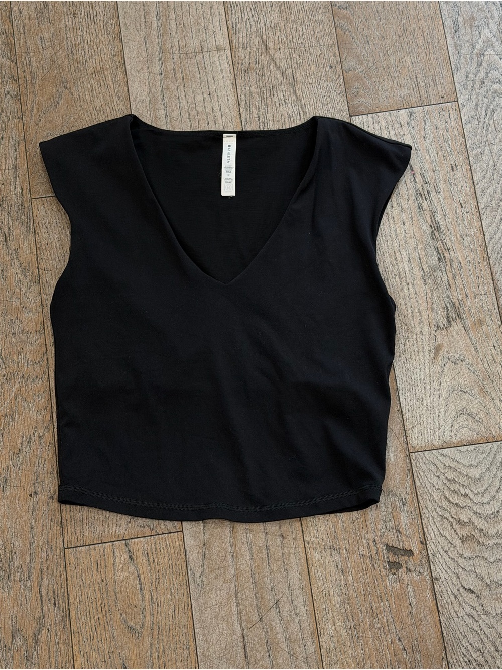Athleta Transcend Crop Tee Black V-Neck Cap Sleeve Yoga Top Bra Size M - Picture 3 of 10